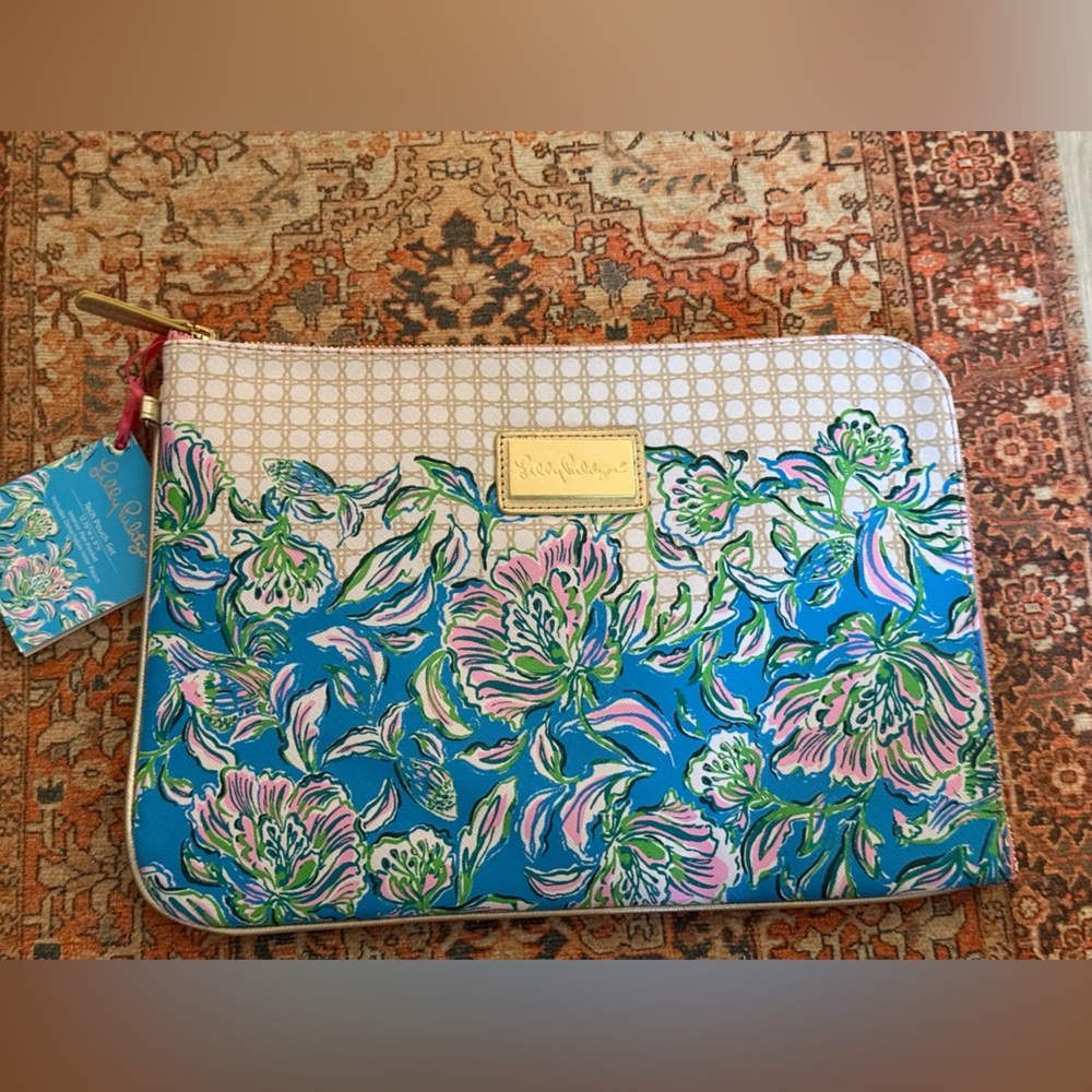 Lilly Pulitzer Tech Pouch Set in Cumulus Blue & Chick Magnet With Original Tags - Picture 4 of 16